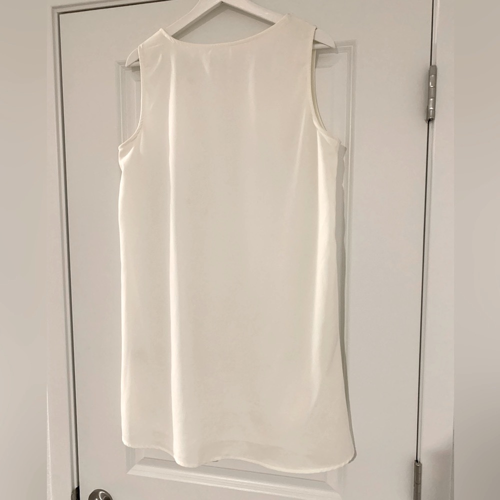 MOVING SALE | Women’s Blue Pepper White Laser-Cut Geo Shift Dress, Size Large - Picture 2 of 4